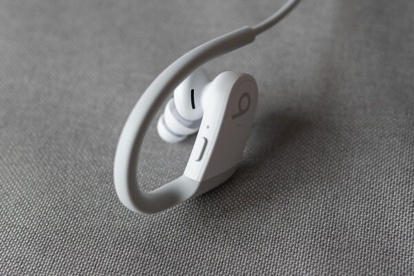Обзор Powerbeats: снова беспроводные