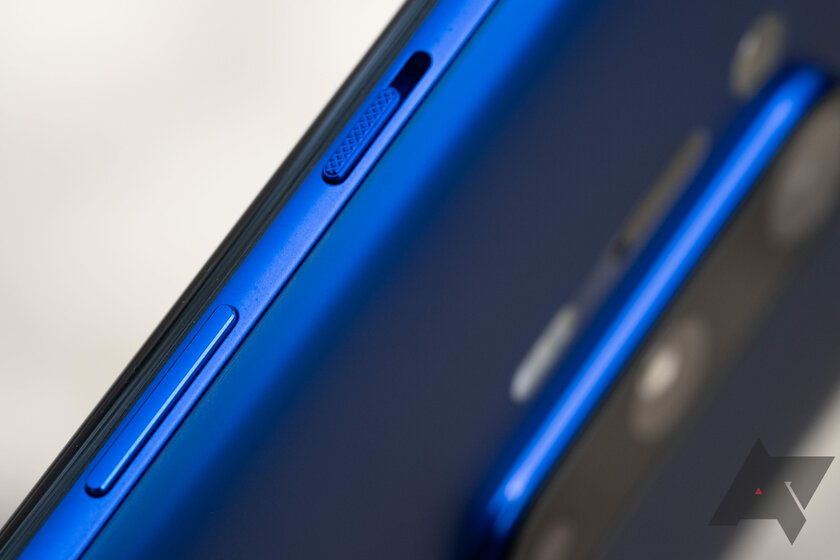 Обзор OnePlus 8 Pro: когда убийца флагманов стал флагманом