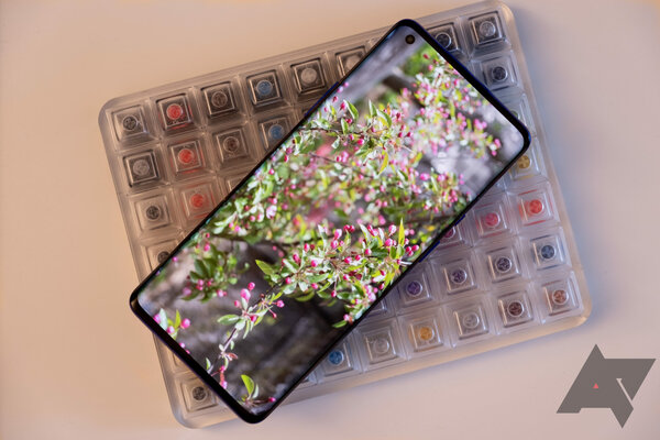 Обзор OnePlus 8 Pro: когда убийца флагманов стал флагманом