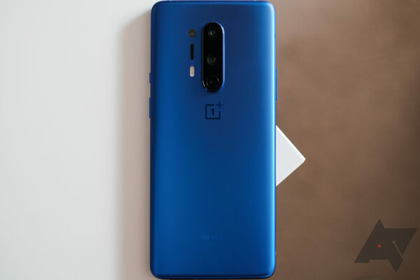 Обзор OnePlus 8 Pro: когда убийца флагманов стал флагманом
