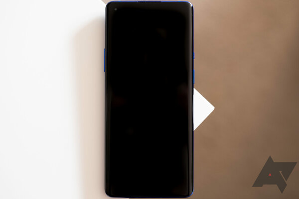 Обзор OnePlus 8 Pro: когда убийца флагманов стал флагманом