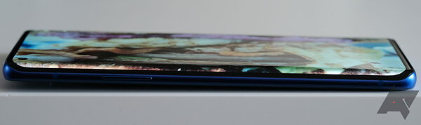 Обзор OnePlus 8 Pro: когда убийца флагманов стал флагманом