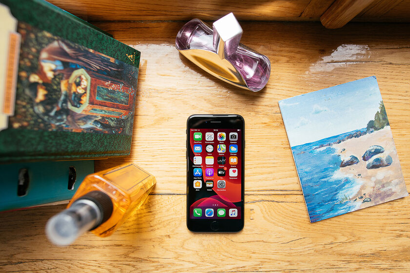 Обзор iPhone SE (2020): отличное предложение — Дизайн iPhone с 2014 по 2017 годы. 1