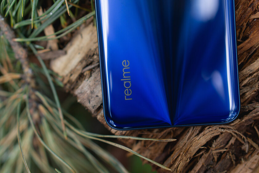 Обзор Realme 6: 90 Гц и 30 Вт за копейки