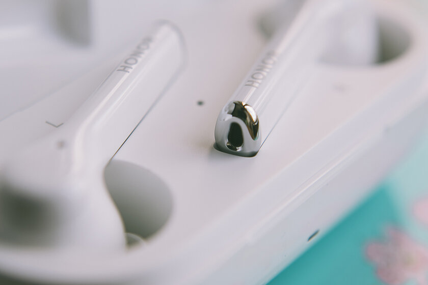 Обзор наушников HONOR Magic Earbuds. Не яблоком единым — Распаковываем и трогаем. 8
