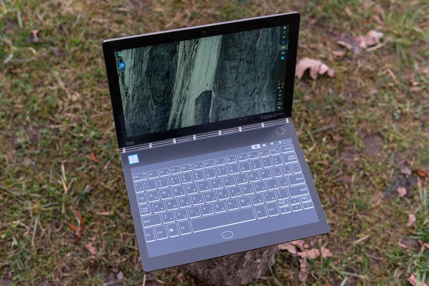 Обзор Lenovo Yoga Book C930: сенсорная ч/б-клавиатура и открытие стуком по крышке