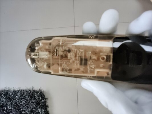 Камера смартфона OnePlus 8 Pro умеет делать тёмные объекты прозрачными