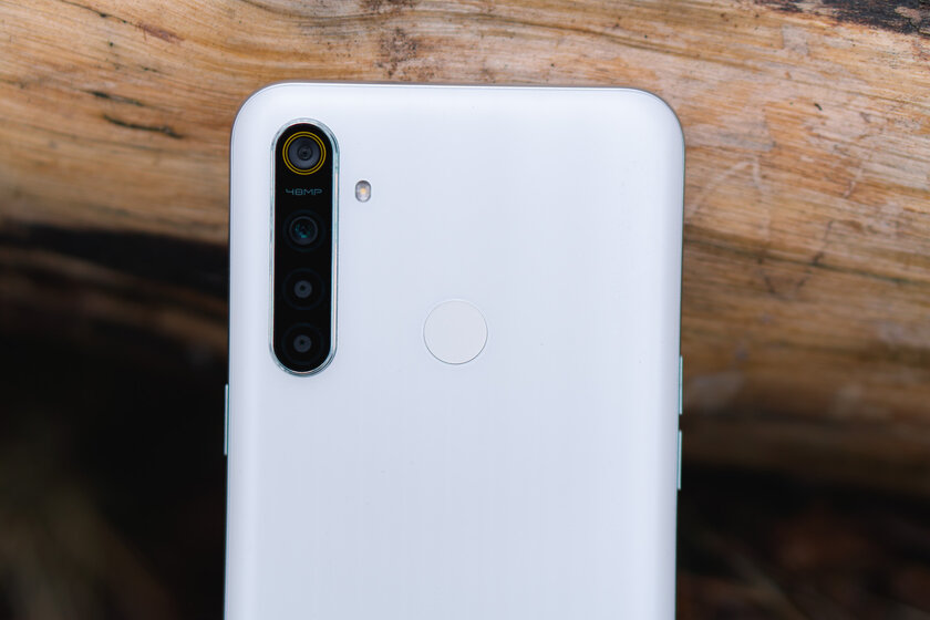 Обзор Realme 6i: третий лишний