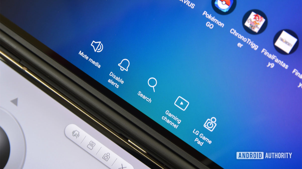 LG выпускает чехол с дополнительным экраном для смартфона. Зачем он нужен