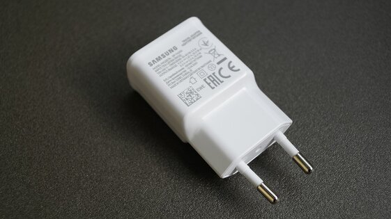 Тест смартфона Samsung Galaxy A41: приятный снаружи и удобный внутри