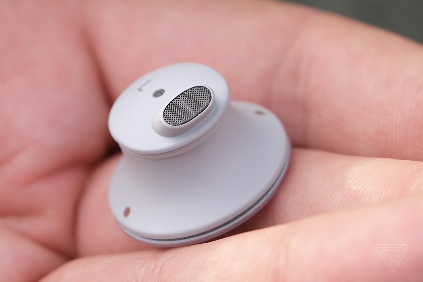 Обзор Microsoft Surface Buds: странные таблетки или революция в мире TWS-наушников?