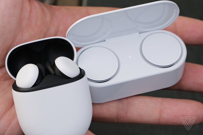 Обзор Microsoft Surface Buds: странные таблетки или революция в мире TWS-наушников?