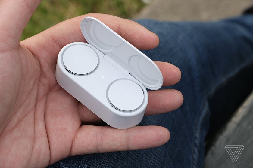 Обзор Microsoft Surface Buds: странные таблетки или революция в мире TWS-наушников?