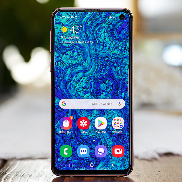 Какой компактный смартфон выбрать в 2020 году: лучшие модели и дешёвые варианты