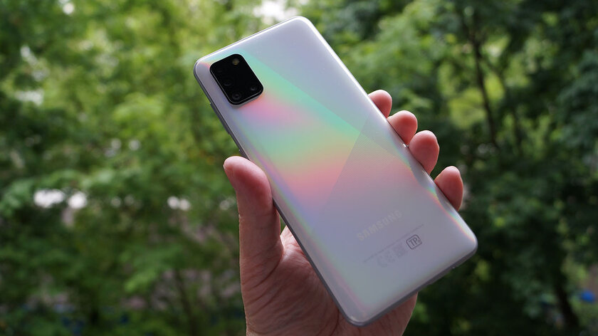 Обзор смартфона Samsung Galaxy A31: отличник в среднебюджетном классе — Впечатления от дизайна и материалов. 1