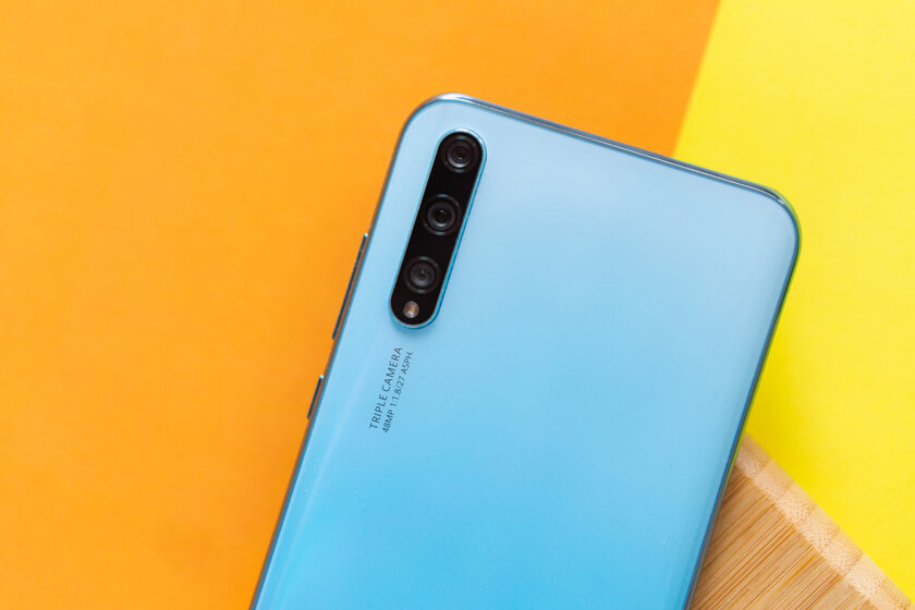 Обзор Huawei Y6p и Y8p: ярко, но скучно