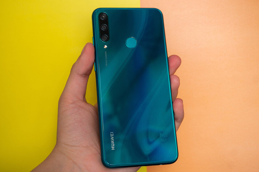 Обзор Huawei Y6p и Y8p: ярко, но скучно