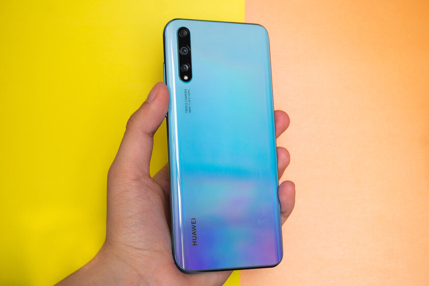 Обзор Huawei Y6p и Y8p: ярко, но скучно