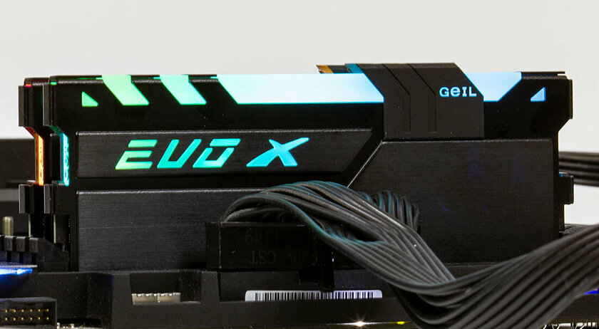 Обзор GeIL Evo X II DDR4-3200 16 ГБ. Вес — это надёжность