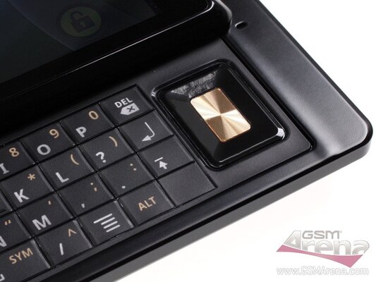 Этот смартфон обошёл iPhone и популяризировал Android. Вспоминаем Motorola Droid