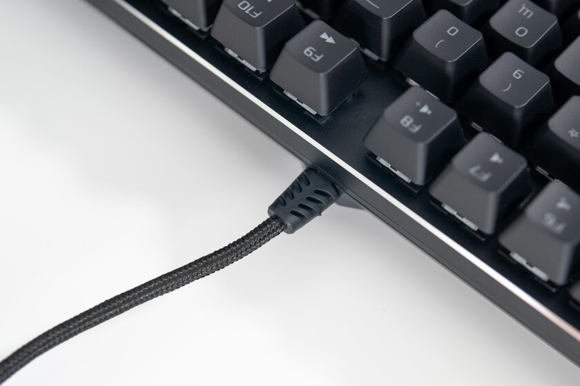 Обзор AOC GK500: удобство тактильной механики