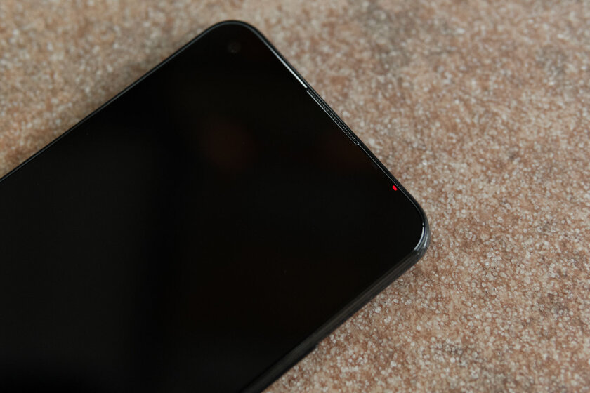 Обзор ZTE Blade V2020: средний класс в глянце