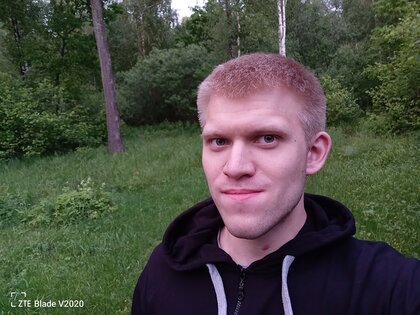 Обзор ZTE Blade V2020: средний класс в глянце
