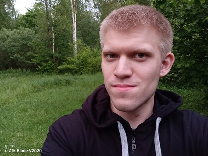 Обзор ZTE Blade V2020: средний класс в глянце