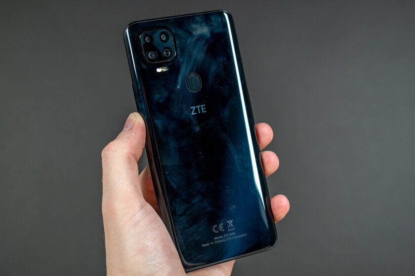 Обзор ZTE Blade V2020: средний класс в глянце