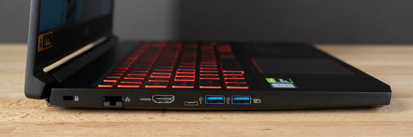 Обзор Acer Nitro 7: серьезный гейминг может быть мобильным