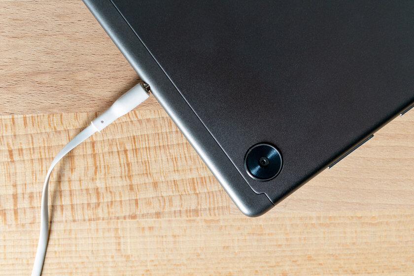 Обзор Lenovo M10 FHD Plus: большой экран для развлечений