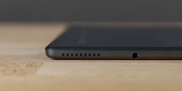 Обзор Lenovo M10 FHD Plus: большой экран для развлечений