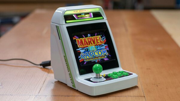 Sega выпустила миниатюрный игровой автомат на 36 игр