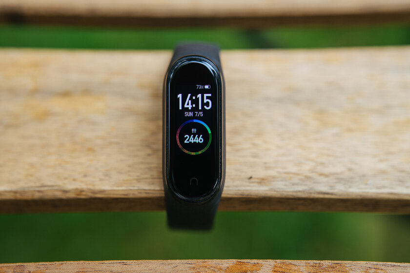 Уверены, что с NFC лучше? Обзор официального Xiaomi Mi Band 4 NFC для России