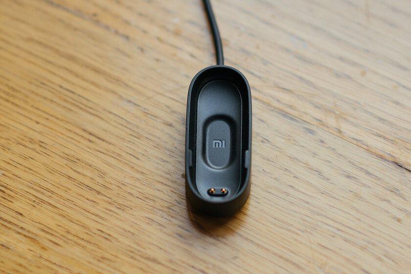 Уверены, что с NFC лучше? Обзор официального Xiaomi Mi Band 4 NFC для России