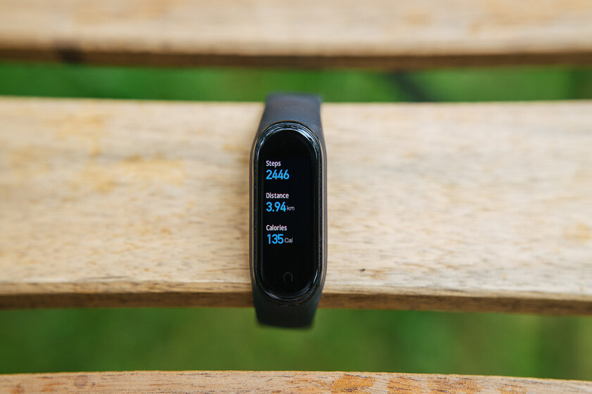 Уверены, что с NFC лучше? Обзор официального Xiaomi Mi Band 4 NFC для России