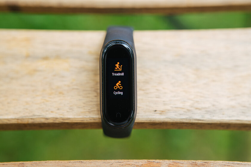 Уверены, что с NFC лучше? Обзор официального Xiaomi Mi Band 4 NFC для России