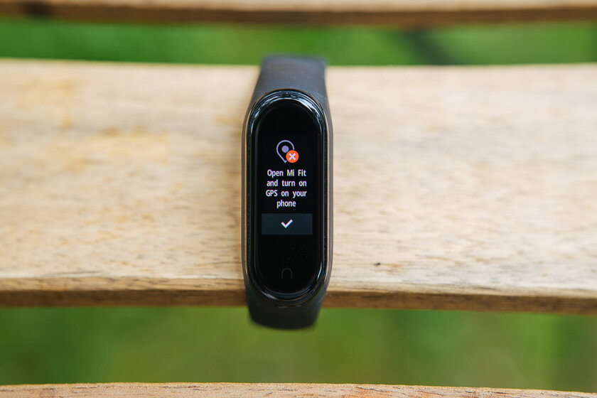 Уверены, что с NFC лучше? Обзор официального Xiaomi Mi Band 4 NFC для России