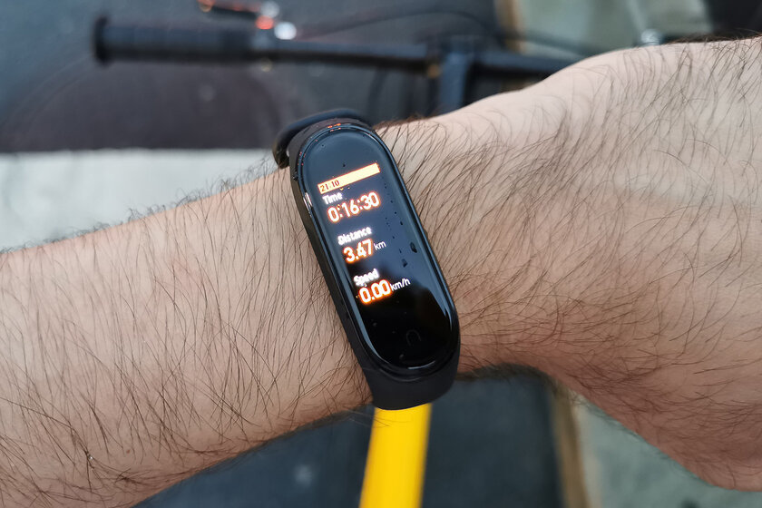 Уверены, что с NFC лучше? Обзор официального Xiaomi Mi Band 4 NFC для России