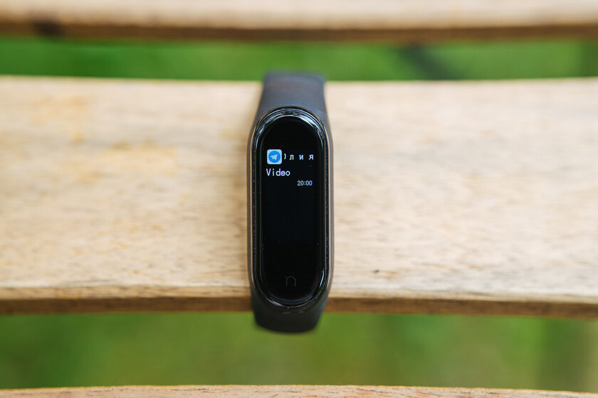 Уверены, что с NFC лучше? Обзор официального Xiaomi Mi Band 4 NFC для России