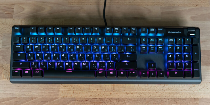 Обзор SteelSeries Apex 5: дисплей вместо индикаторов — Тактильные полумеханические переключатели. 1