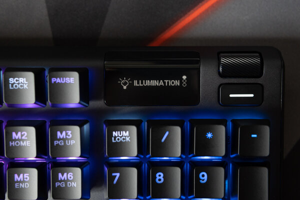 Обзор SteelSeries Apex 5: дисплей вместо индикаторов — Многофункциональный дисплей. 2