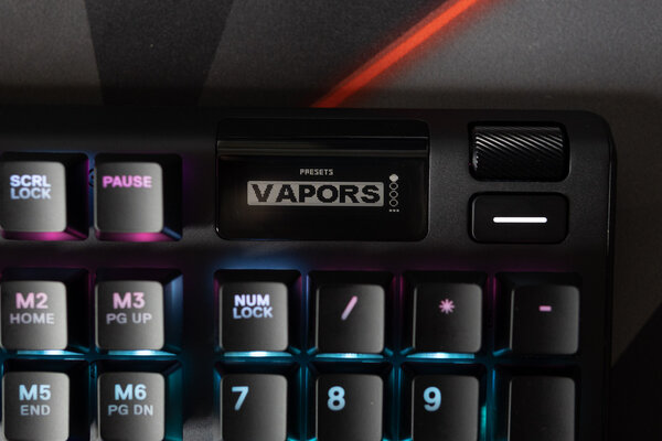 Обзор SteelSeries Apex 5: дисплей вместо индикаторов — Многофункциональный дисплей. 5