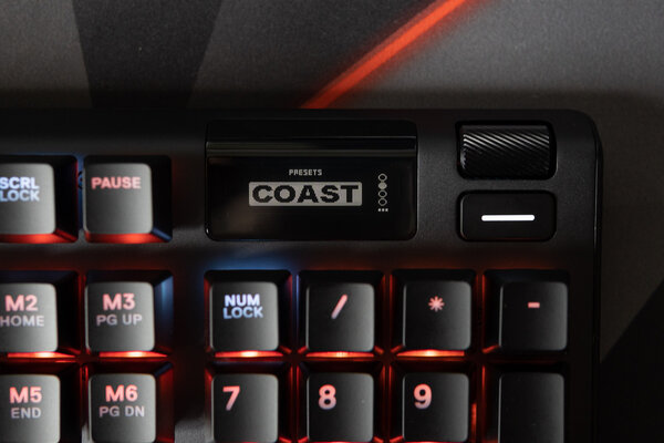 Обзор SteelSeries Apex 5: дисплей вместо индикаторов — Многофункциональный дисплей. 6