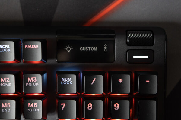 Обзор SteelSeries Apex 5: дисплей вместо индикаторов — Многофункциональный дисплей. 7