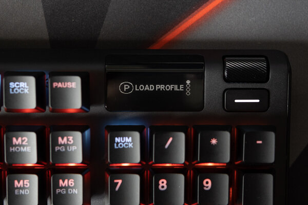 Обзор SteelSeries Apex 5: дисплей вместо индикаторов — Многофункциональный дисплей. 10