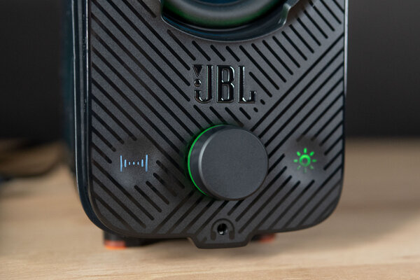 Обзор JBL Quantum Duo: мощь и строгость