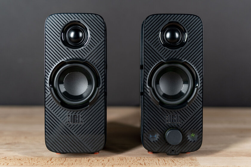 Обзор JBL Quantum Duo: мощь и строгость