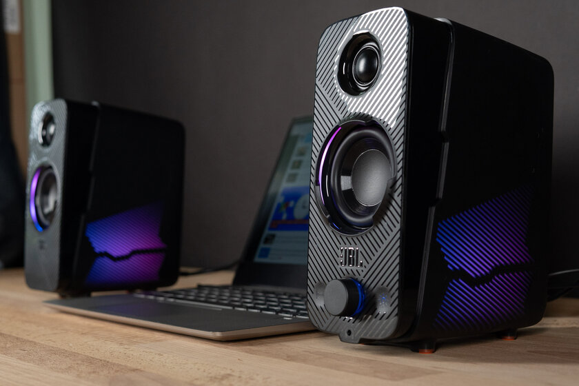 Обзор JBL Quantum Duo: мощь и строгость
