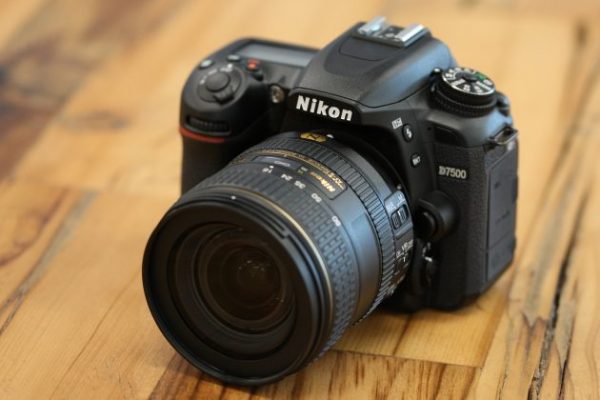 Какой зеркальный фотоаппарат купить в 2020 году: лучшие модели на любой бюджет